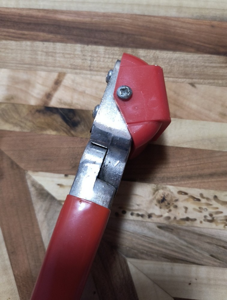 The Texan York Nut Sheller - Nut Cracker