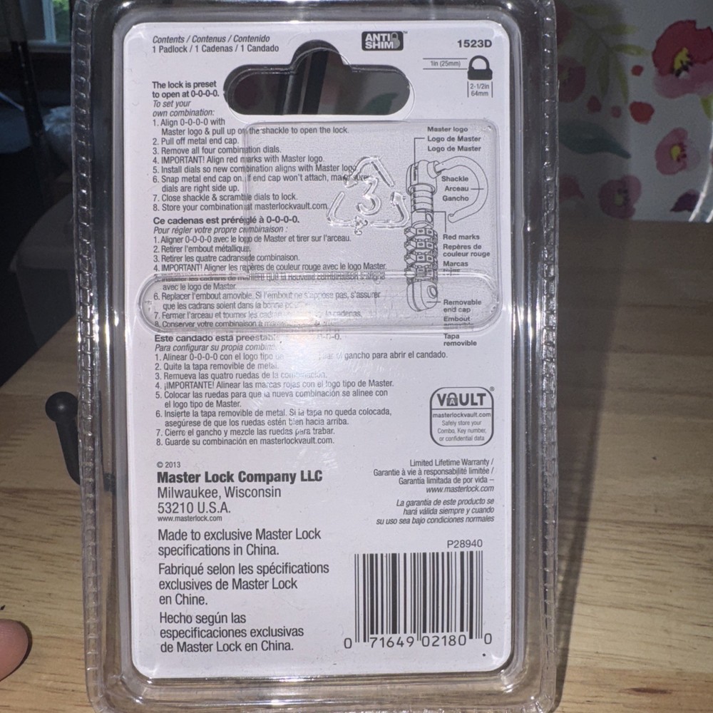 Master Lock 4 Digit Combination Padlock NIP. New. Great Lock