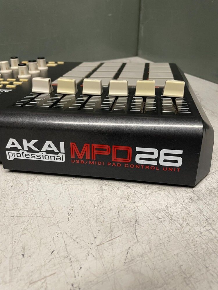 AKAI Professional MPD26 USB/MIDI Pad Control Unit