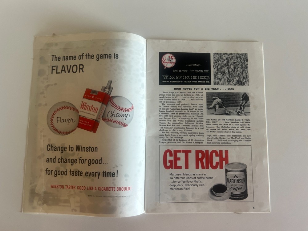 1969 New York Yankees vs Chicago White Sox Program & Scorecard (Unscored)