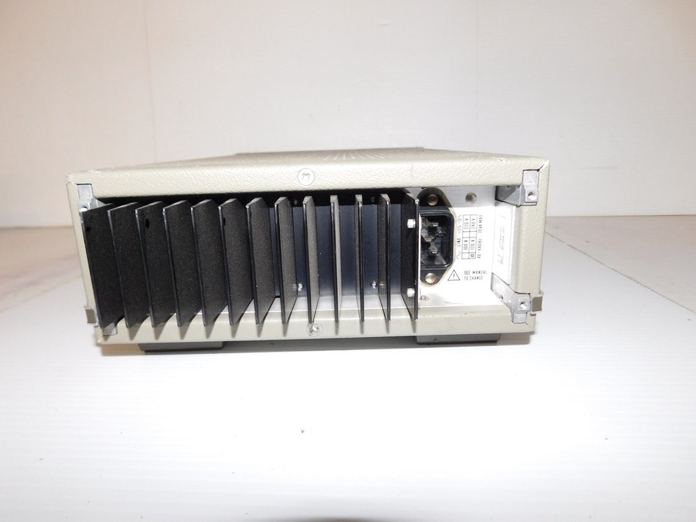 HEWLETT PACKARD 8111A PULSE/FUNCTION GENERATOR 20 MHZ (SML128)