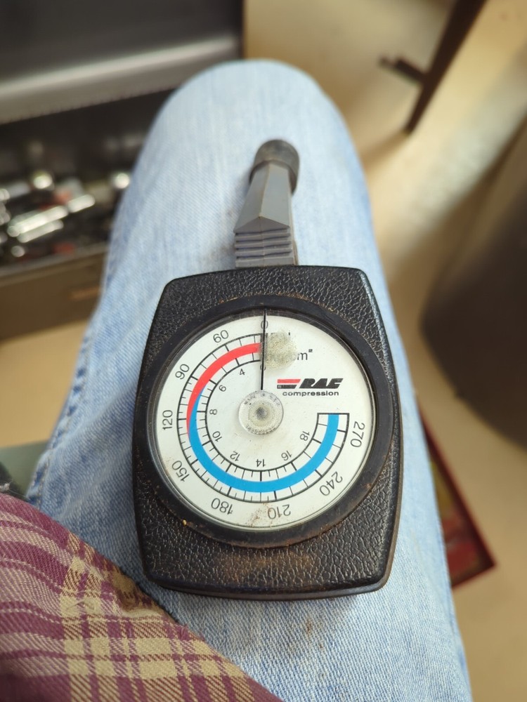Vintage RAC Rotating Dial Engine Compression Tester