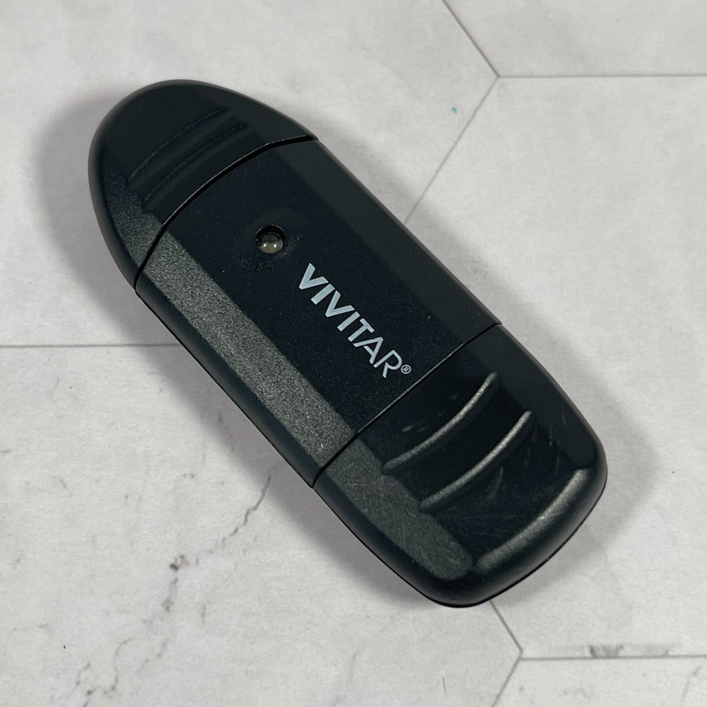Vivitar High Speed USB 2.0 PC MAC Plug and Play SD/SDHC Memory Card Reader