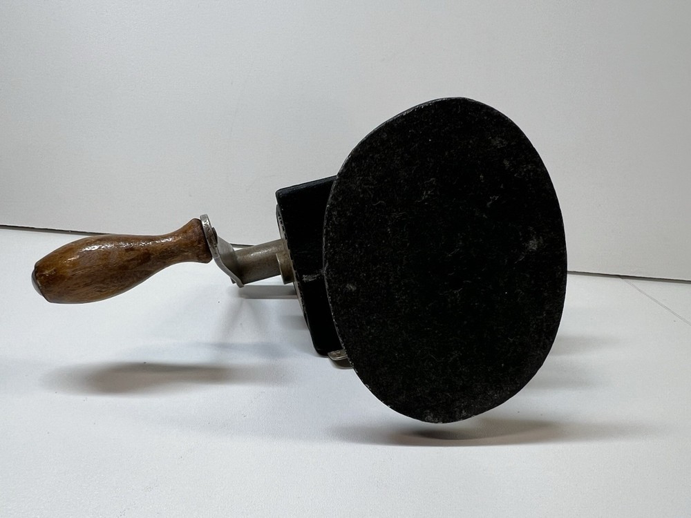 Singer Vintage Sewing Hand Crank Pinker Pinking Cast Iron Cutter Untested