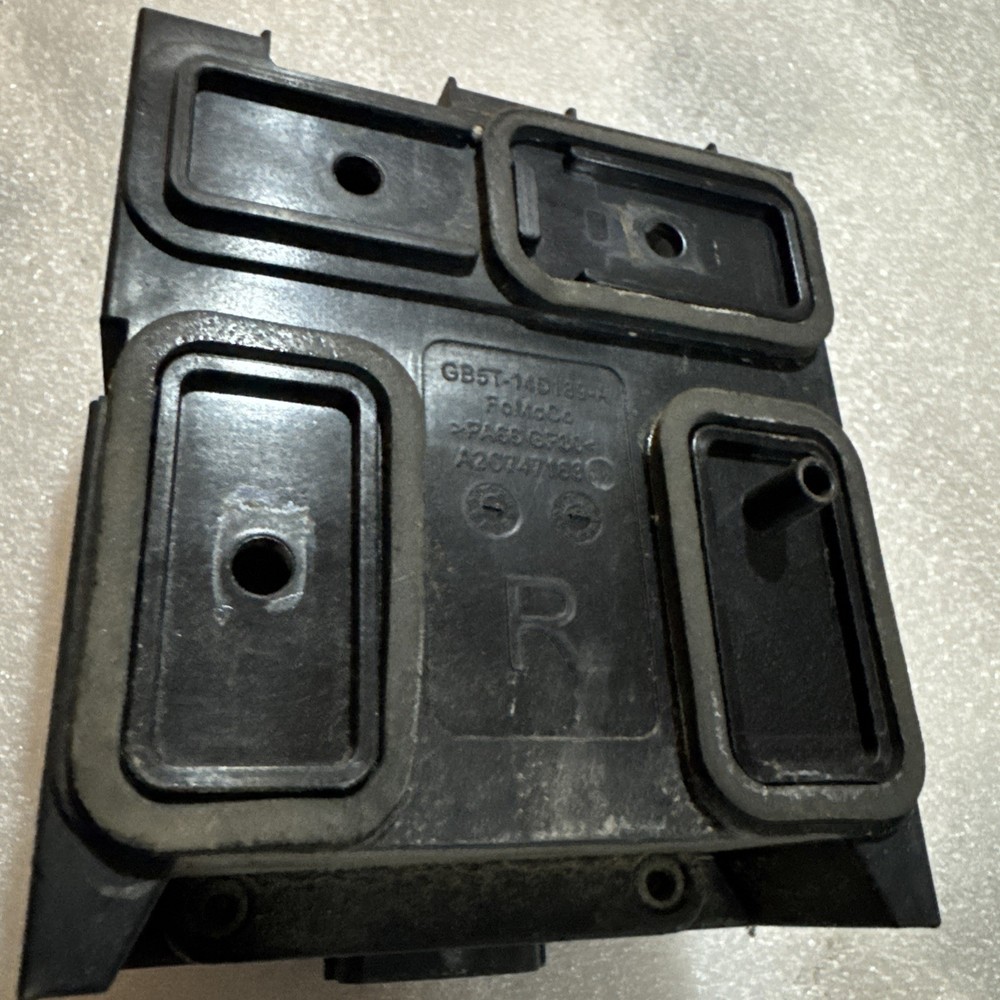 2016-2019 FORD EXPLORER Blind SPOT SENSOR right side OEM￼