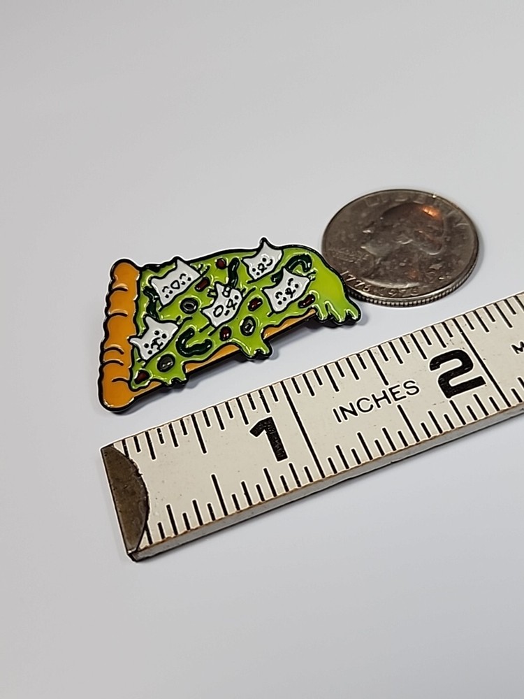 Pepurroni Pizza Lapel Pin White Cat Large Size