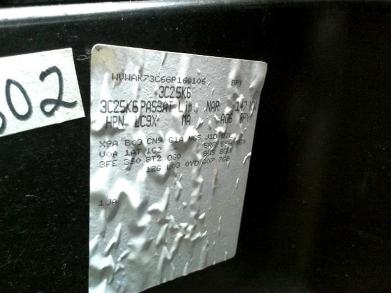 Driver Left Front Door Latch Fits 06 Passat 153555