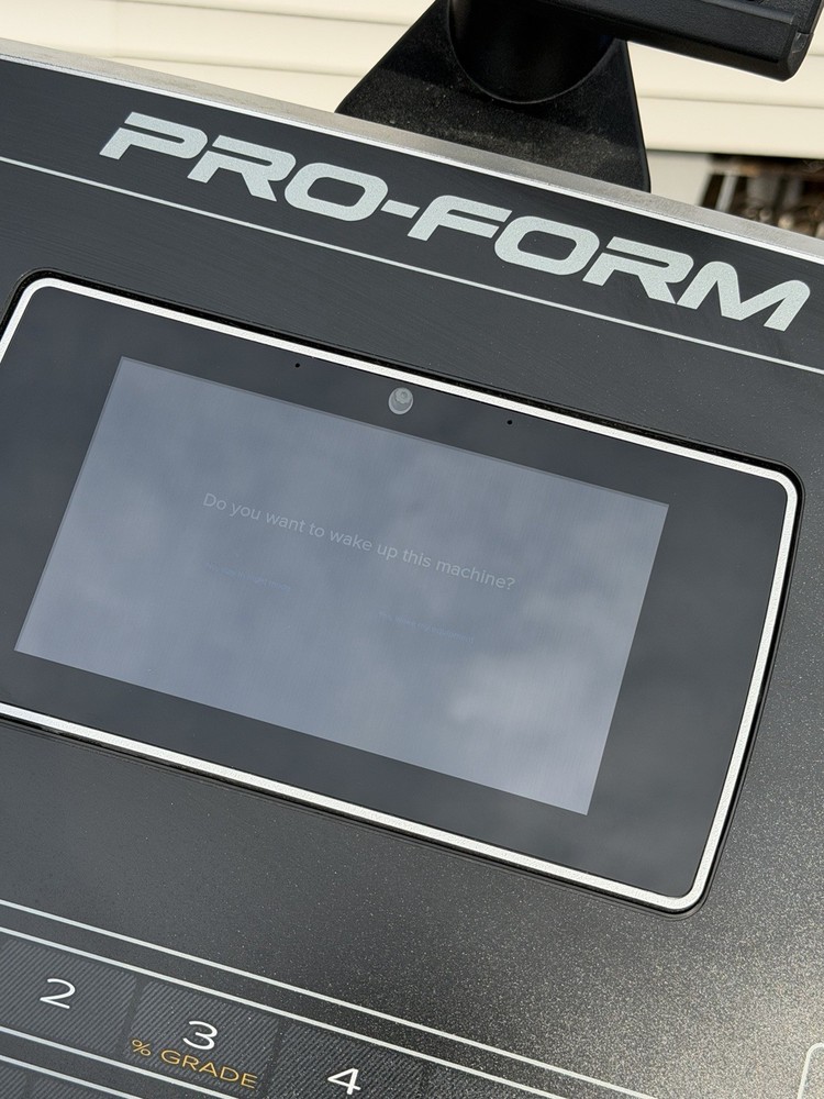 ProForm Pro 2000 Electric Treadmill Touchscreen Bluetooth iFit 50 Programs