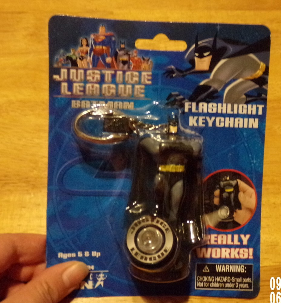 Justice League BATMAN FLASHLIGHT Keychain NIB