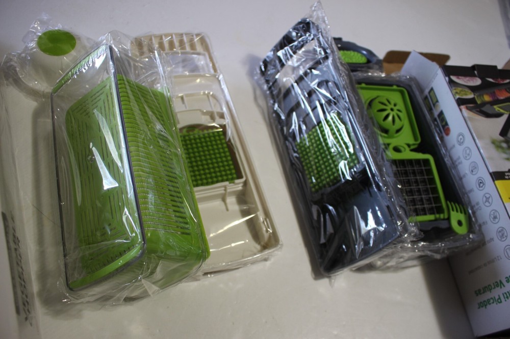 2 SETS VEGETABLE CHOPPER