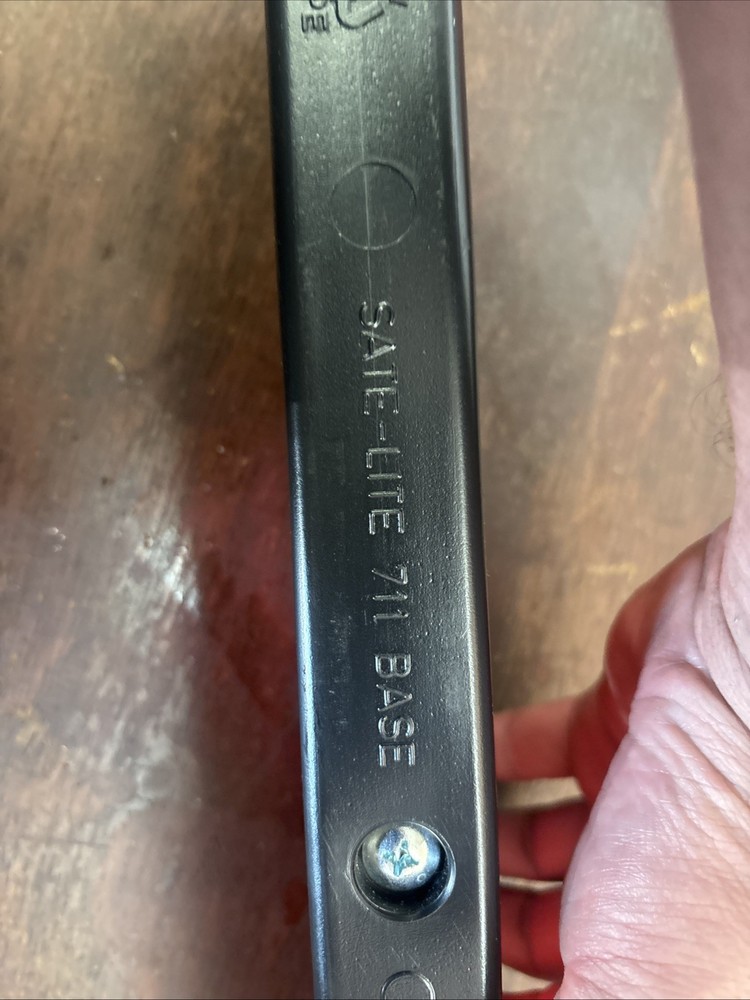 Automobile Emergency Warning Triangle Reflective Safety Triangle Model 71a-711