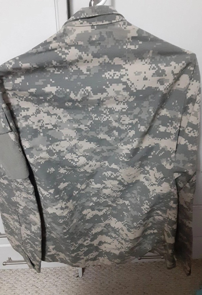 U.S Army Combat Uniform Coat Medium Regular