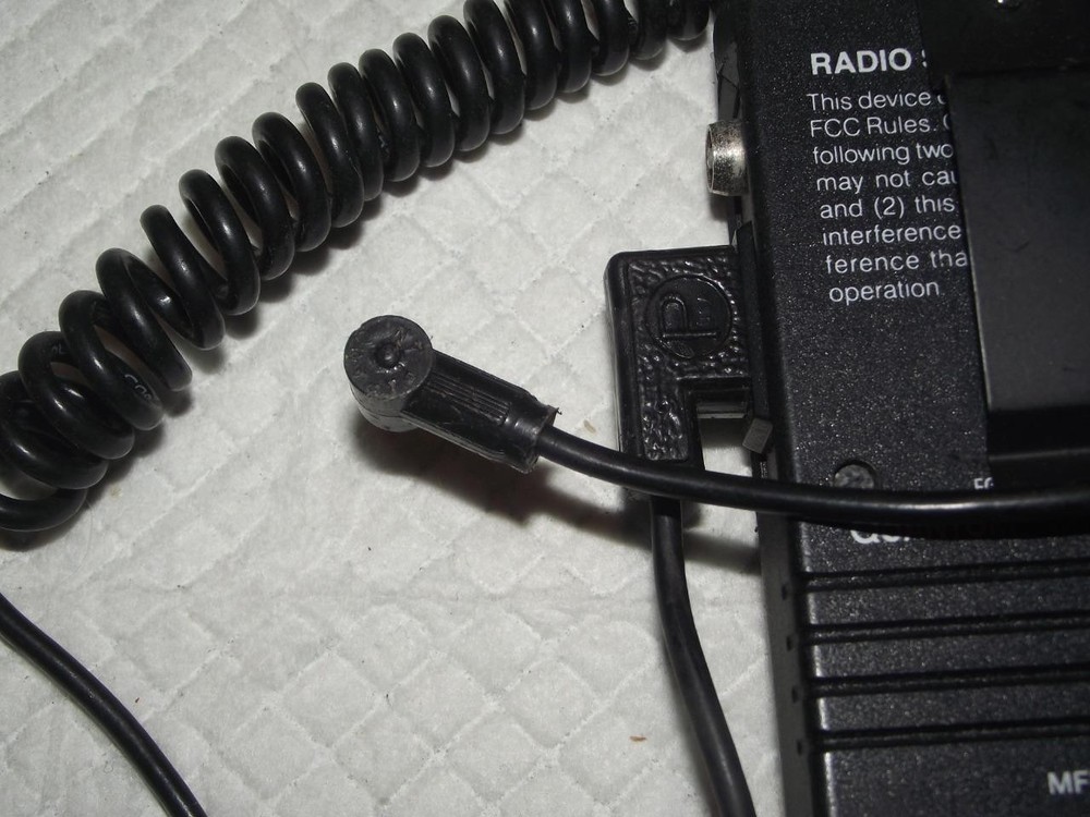 QUANTUM RADIO SLAVE 4 TRANSMITTER FREQUENCY C, WITH PC CORD