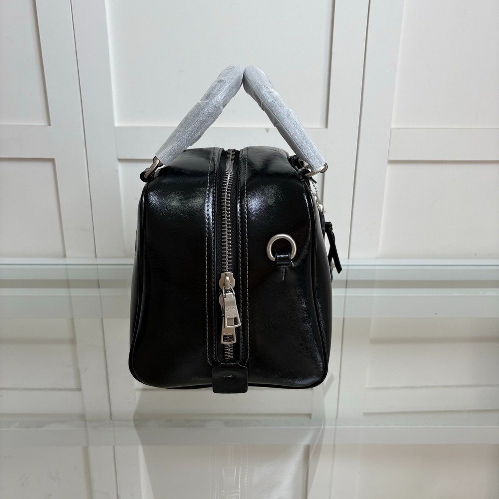 Model Number CBH04 Cube Rogue Bag 20 Shoulder Bag Black 2-way specification