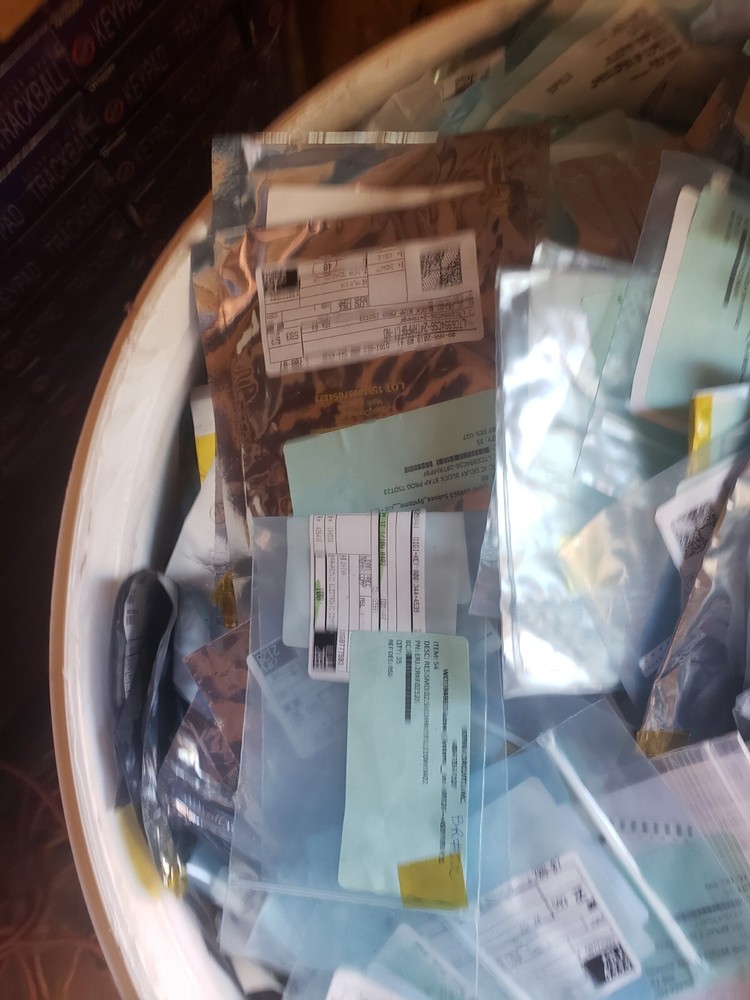 Huge Lot of random SMD components Mixed different components (OSSHED)