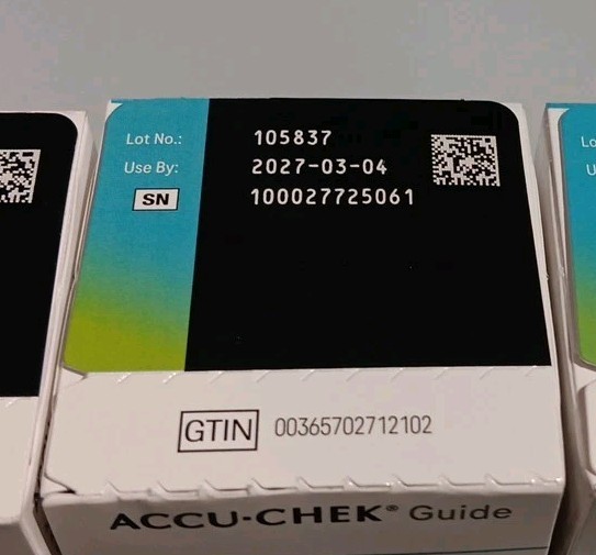 400 Accu-Chek Guide Test Strips 4 x 100 Sealed Boxes + Lancing Device