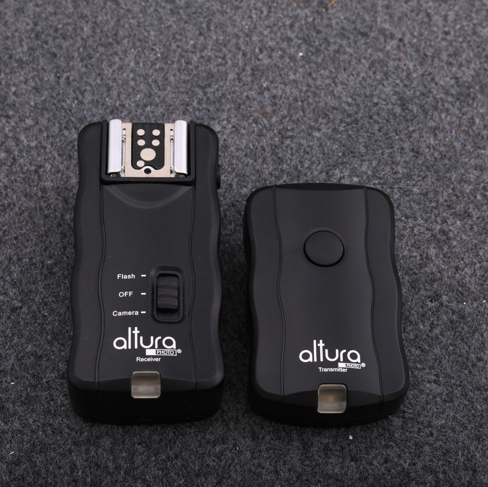 Altura Wireless Flash Trigger for Nikon DSLR Transmitter & Receiver Used Comple