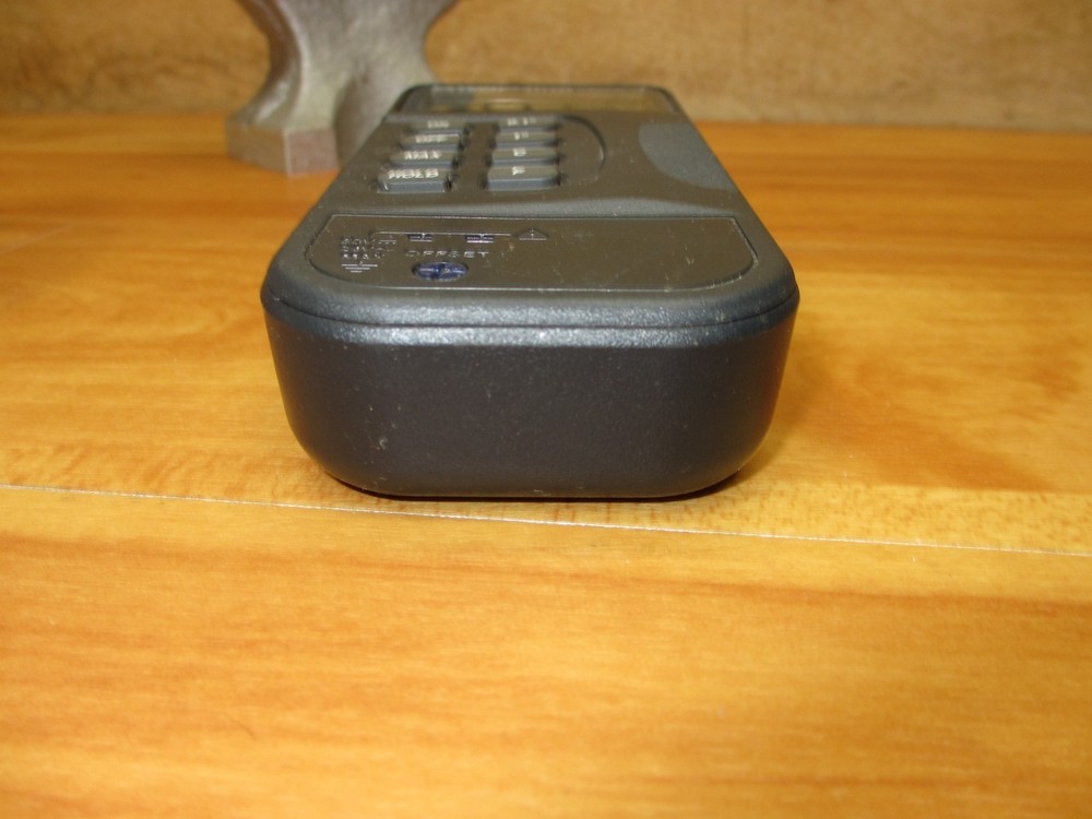 Extech 421305 *USED POWERS UP* Digital Thermometer