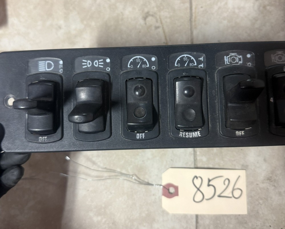Kenworth T200 Dashboard 9 Switch Control Panel - P/N: S64-1004-9