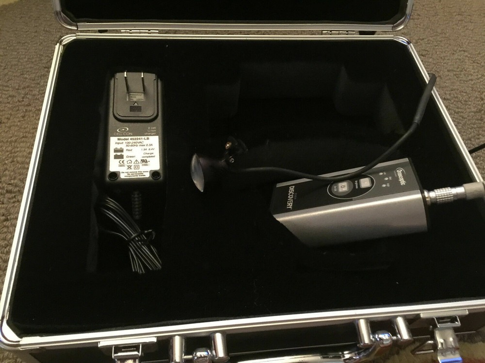 orascoptic Discovery light with good battery and protective case
