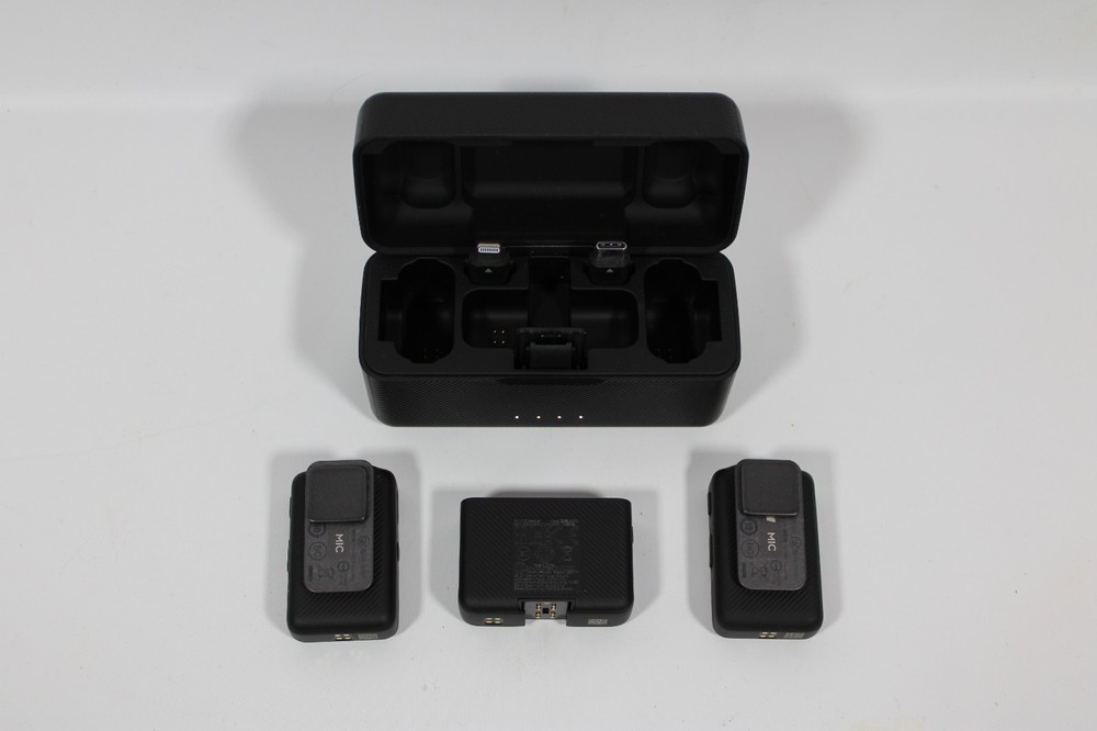 DJI Mic Dual-Transmitter Compact Digital Wireless Microphone System ASB01