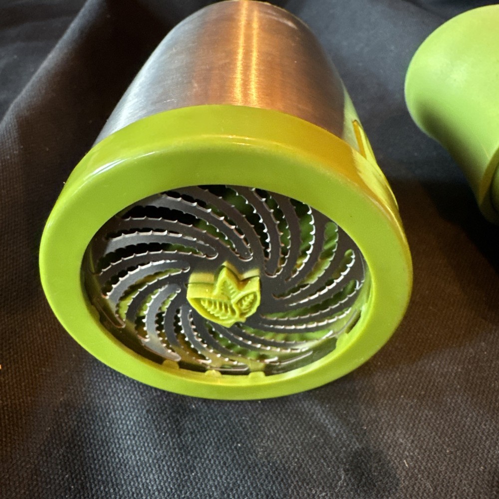 Microplane Herb Mill Grinder Cuts Fresh Herbs Dishwasher Safe EUC