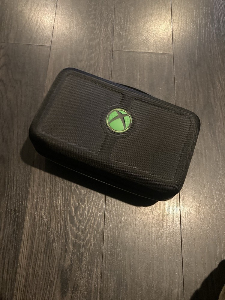 Xbox Series S Console Bundle with Controller, Carrying Case, HDMI, Ethernet, USB