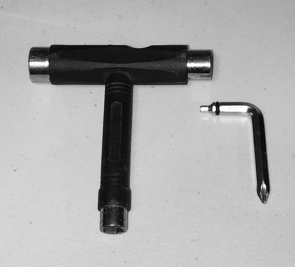 Unit Skateboard Wrench with 3 Size Socket & Philips Screwdriver Tool Kit Set