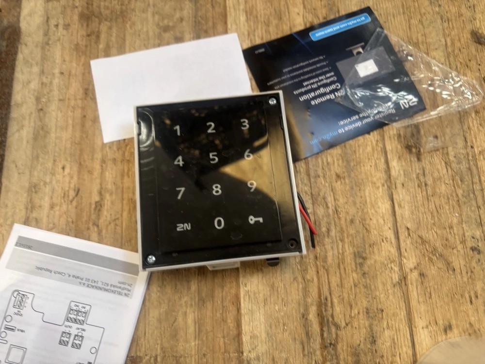 2n access unit touchkeypad 916032