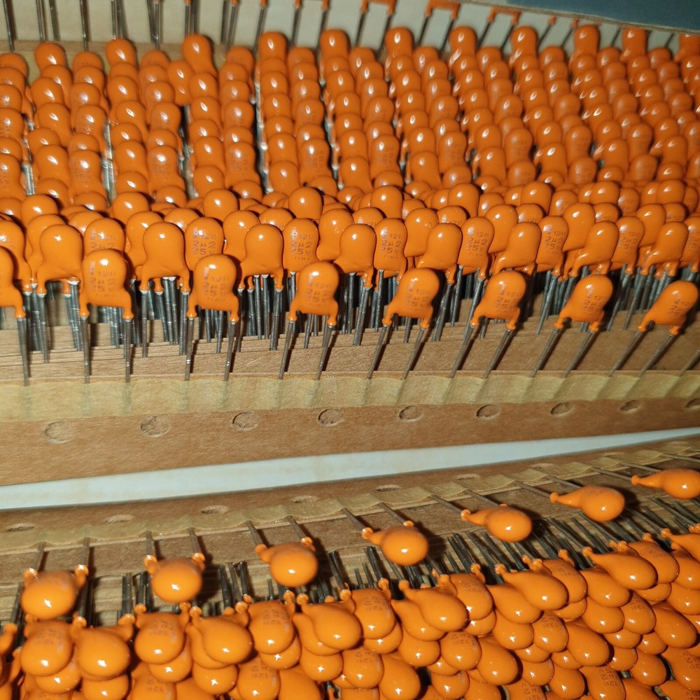 PHILIPS 2.2uF 25V SOLID Aluminium Electrolytic Capacitor-2222 128 36228! 25PCS