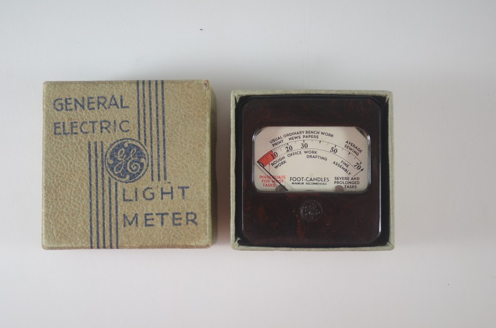 Vintage 1935 General Electric Light Meter