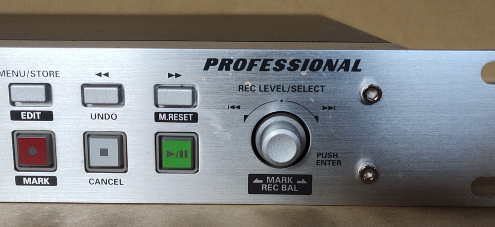Marantz PMD570 Professional 2 Channel Solid State Audio Recorder Pre-owned