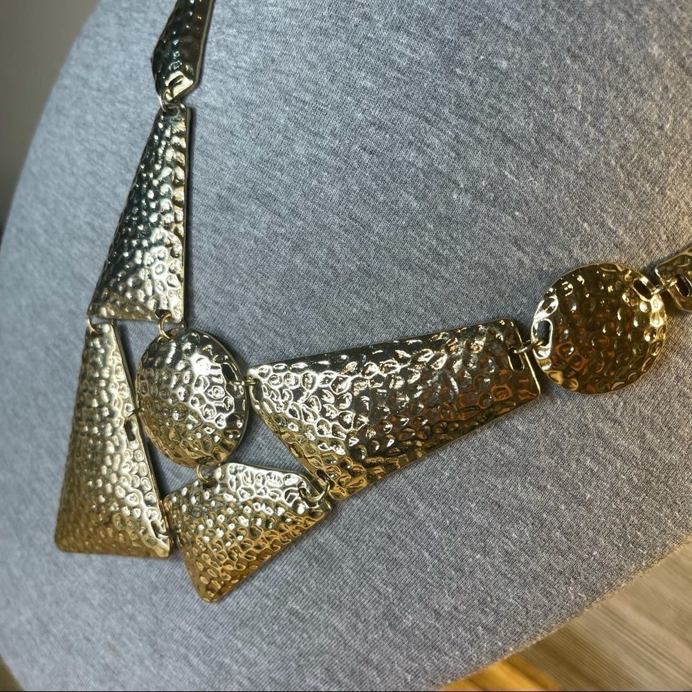 Golden geometric statement necklace