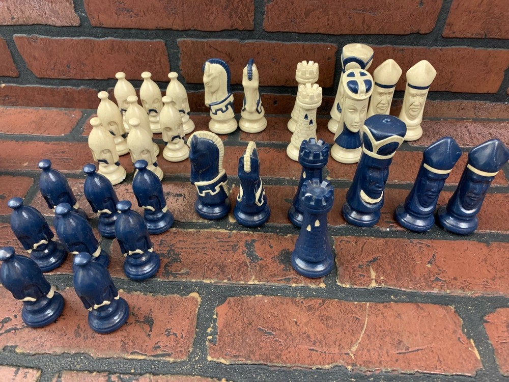 Vintage Chess Pieces Ceramic Medieval White Blue 31pcs