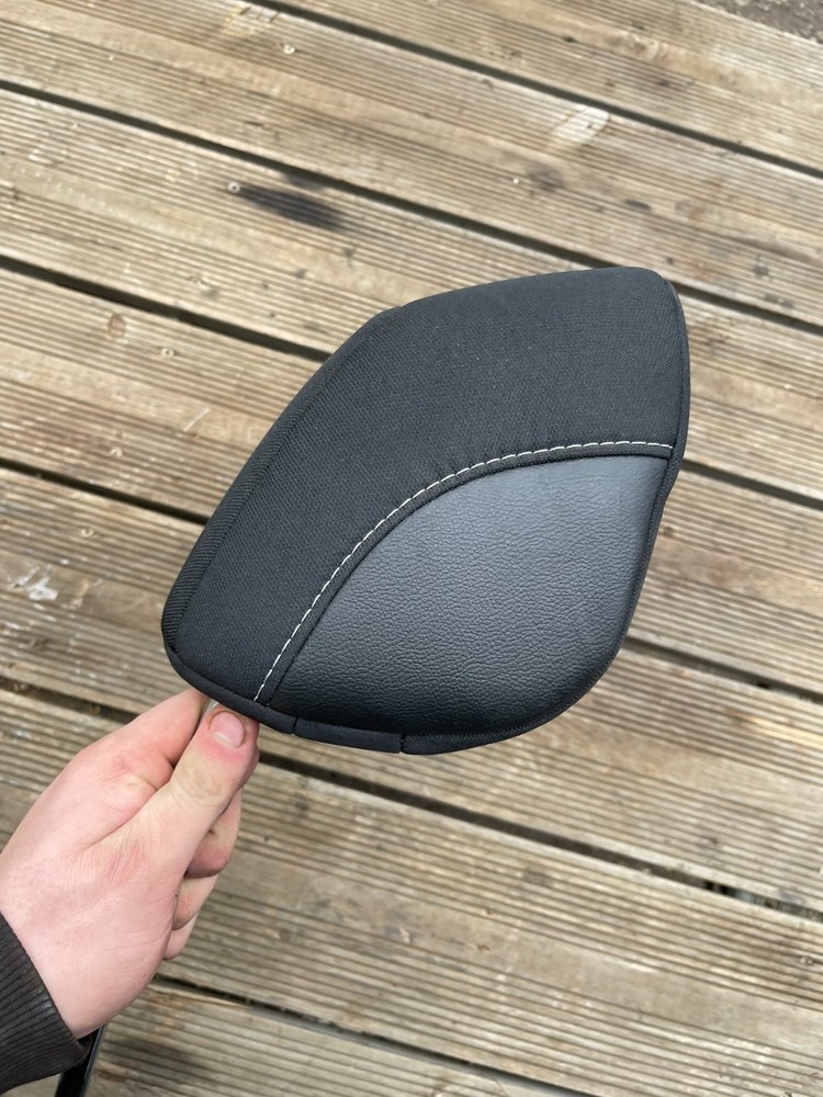 Renault Kadjar 2020 - Near Side Front Head Rest