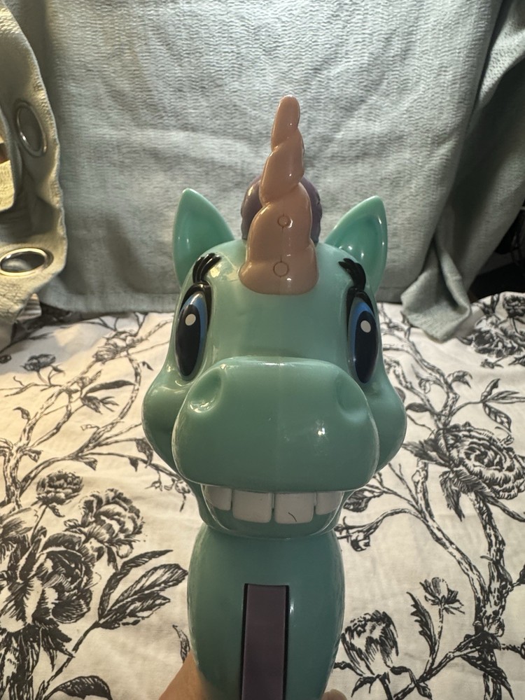 Unicorn Chomp-A-Bubble Refillable Bubble Wand Electronic NWT 3+ Blue