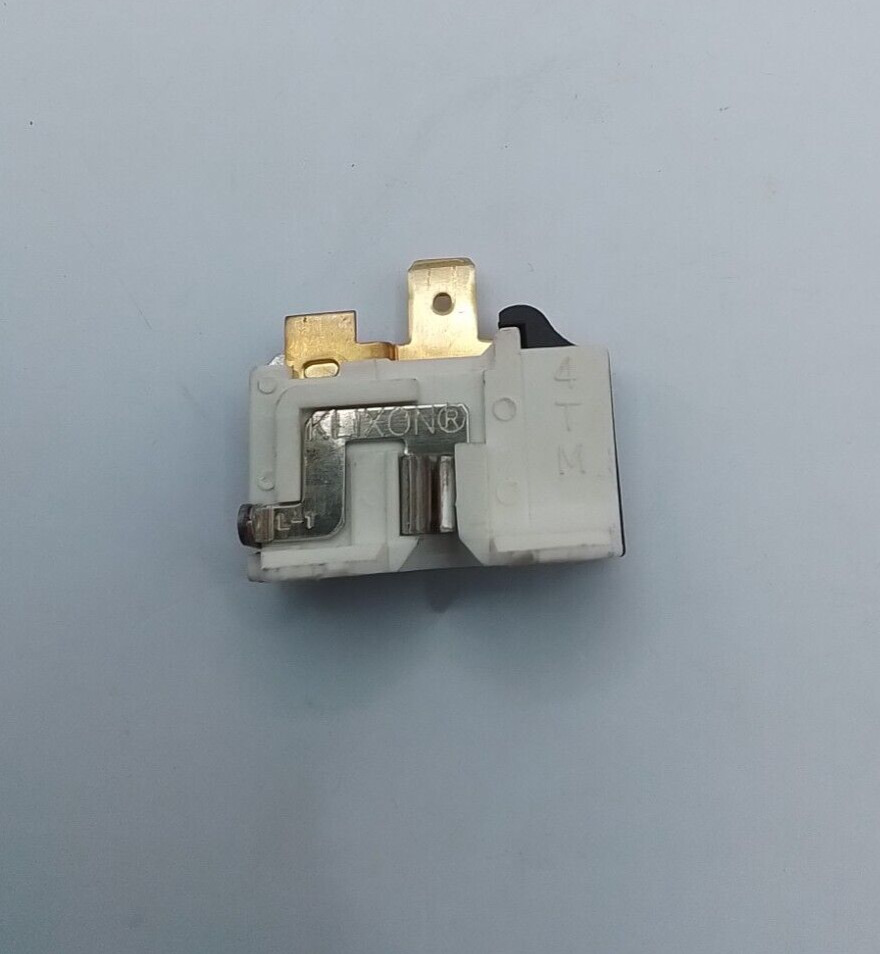 Insignia 17431000000381 Switch Single