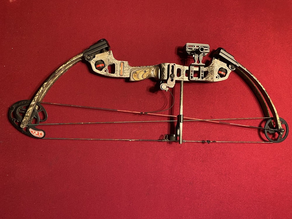 Buckmasters Generation G2 Compound Bow Hunting Archery w/ Rest, Sight, Quiver