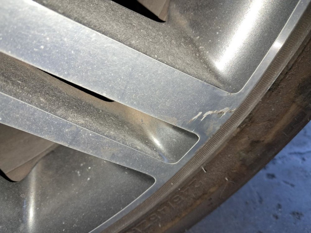 2015 KIA Cadenza Used Display Screen - No Anti-Theft Code, Reprogram Required