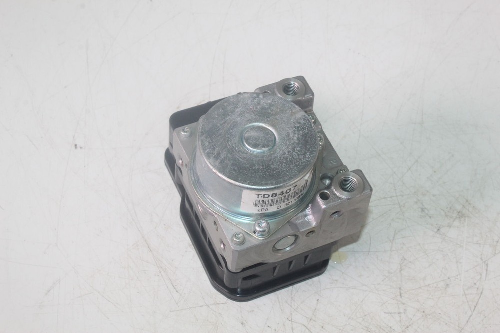 2014 Triumph Street Triple Abs Abs Pump Unit Module T2021486