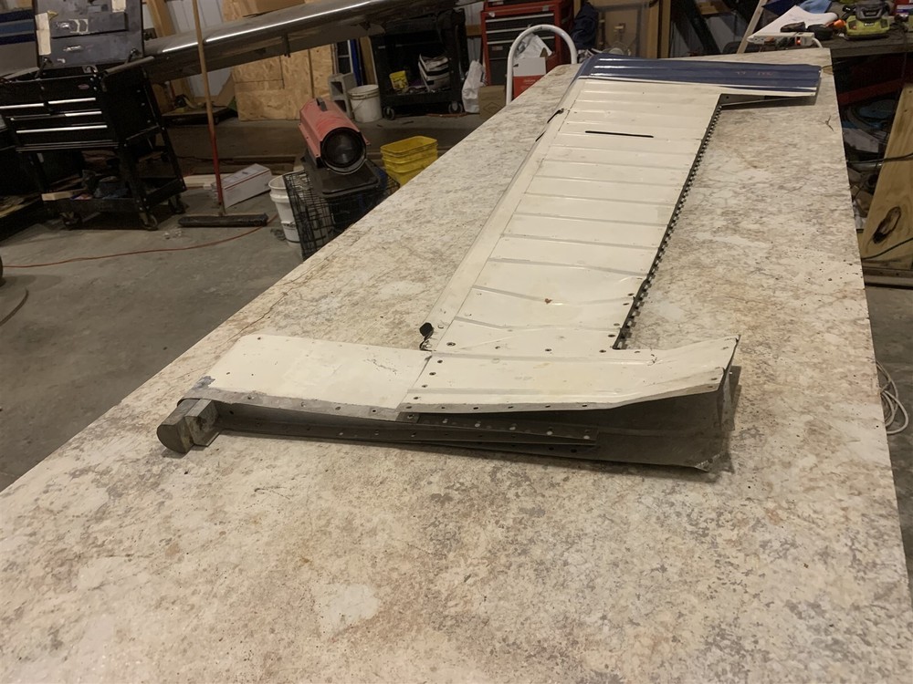 1977 Cessna 172 Right Elevator Assembly 0593000-4