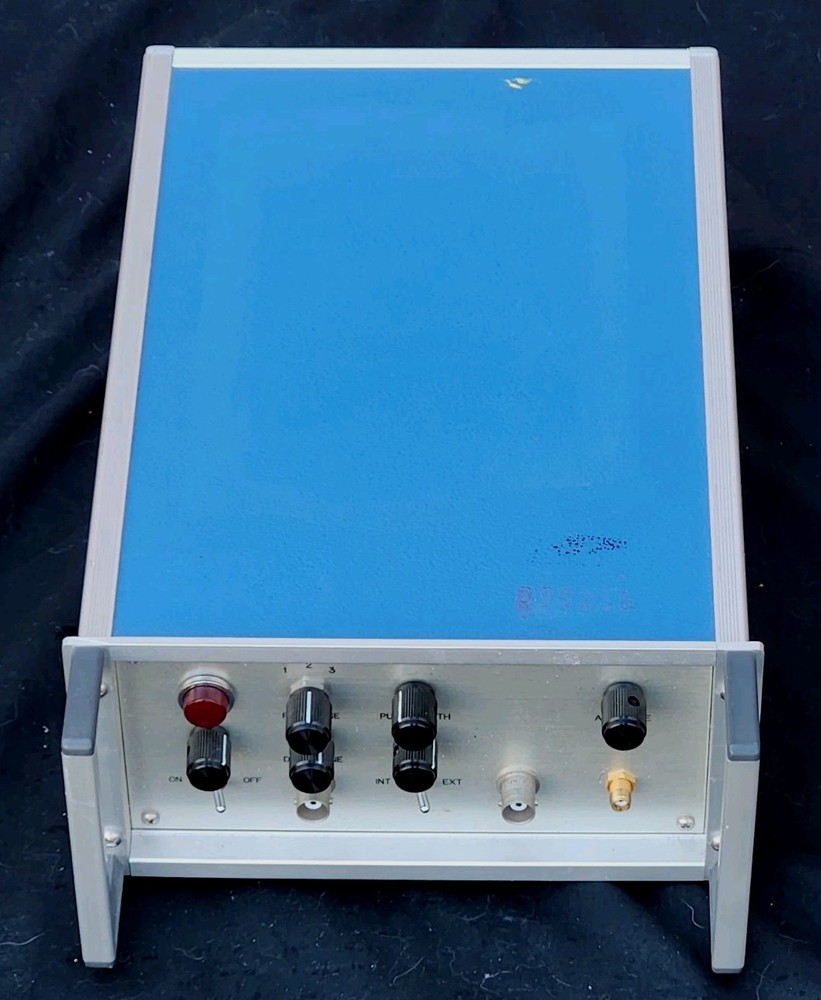 Avtech AVK-AV-C Pulse Generator Control Module – Powers On – As-Is