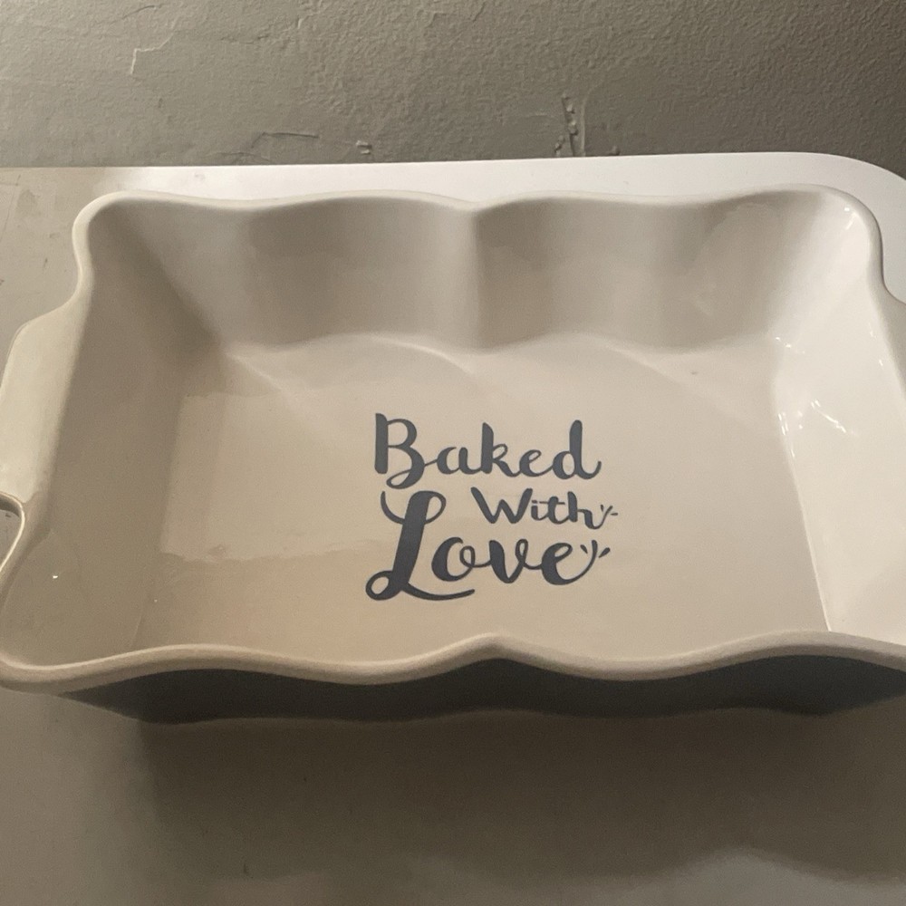 Engraved “Baked With Love” Pan