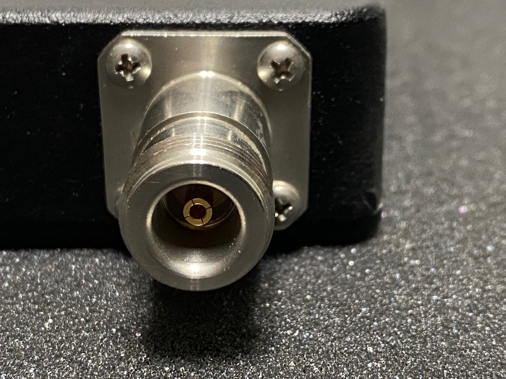 MicroSemi / MicroChip AML218L3502 Multi-Octave Band Amplifier 2 - 18GHz