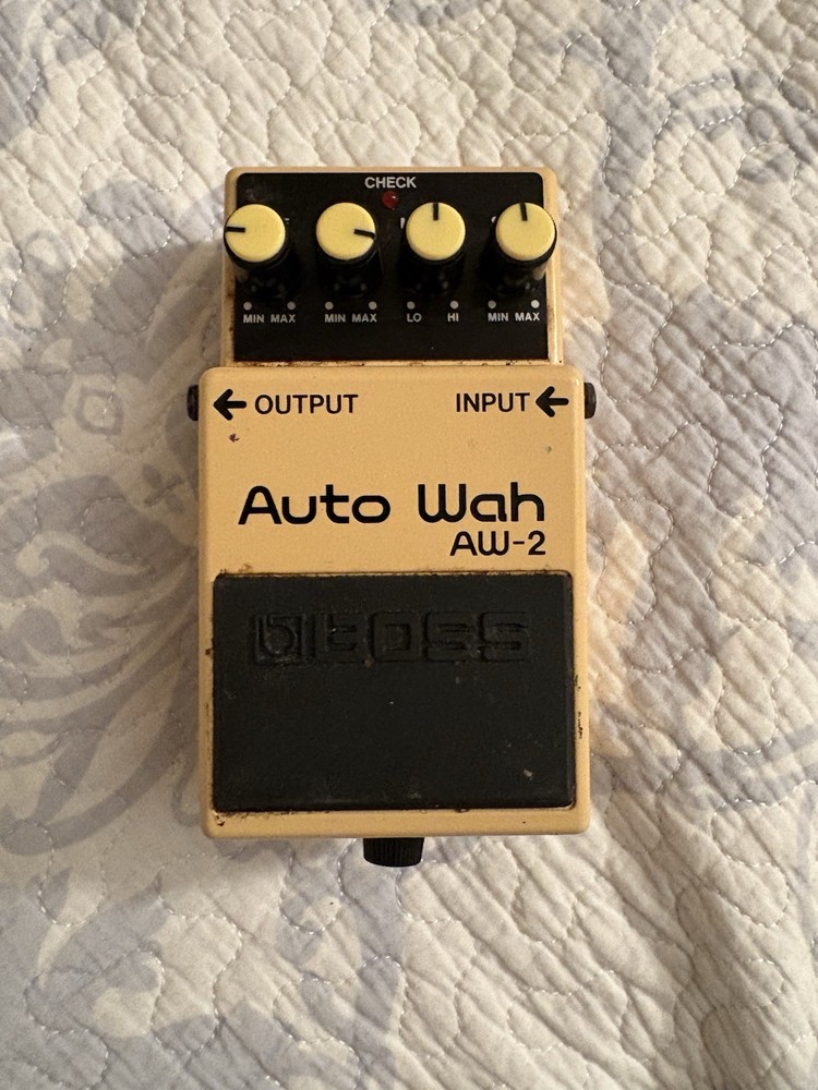 BOSS AW-2 Auto-Wah Pedal