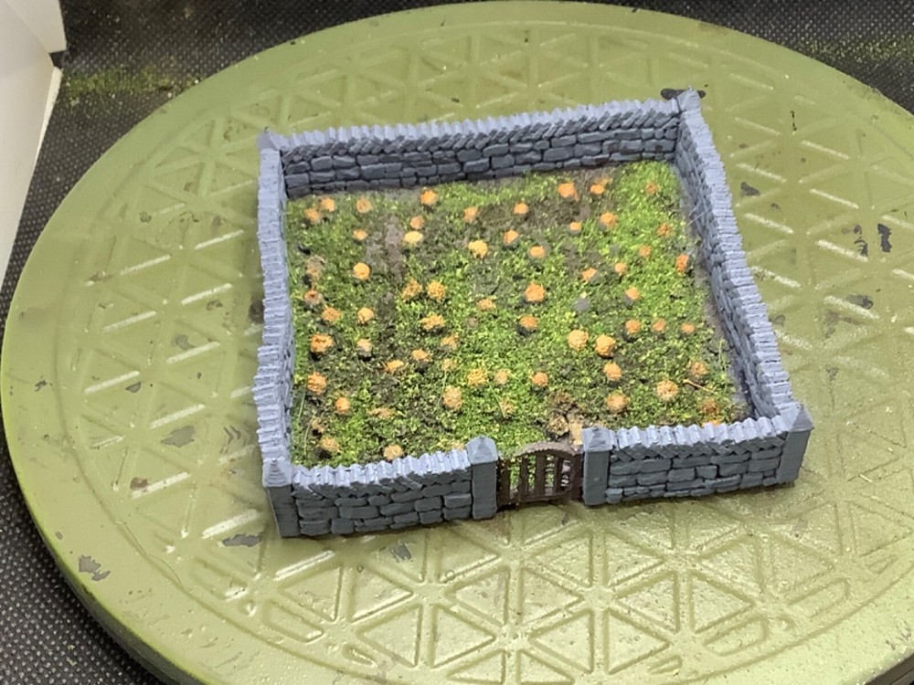 15mm Painted Walled Pumpkin Garden