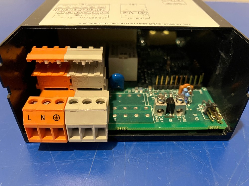 15351 Omega DP25B-TC-A Strain Meter & Controller