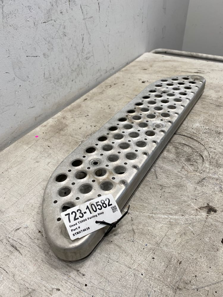 2005 Kenworth T2000 Step (723-10582)