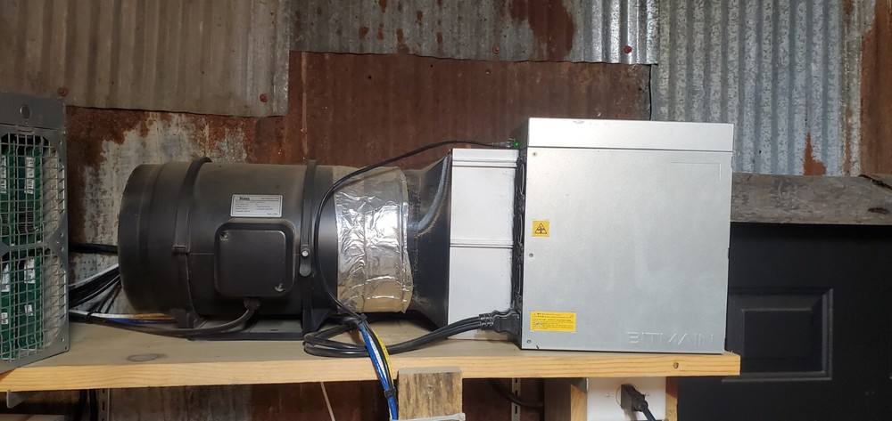 Quiet Bitmain Antminer S19 95TH Modified With 8 Inch Fan