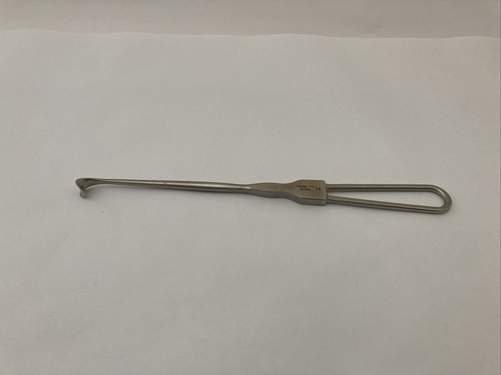 V. Mueller NL1003 Cushing Retractor